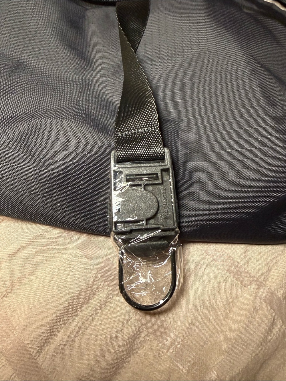 ALPAKA 2L Flight Sling - Black Crossbody Pouch - Picture 6 of 12